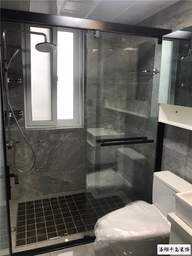 現代簡約衛生間裝修效果